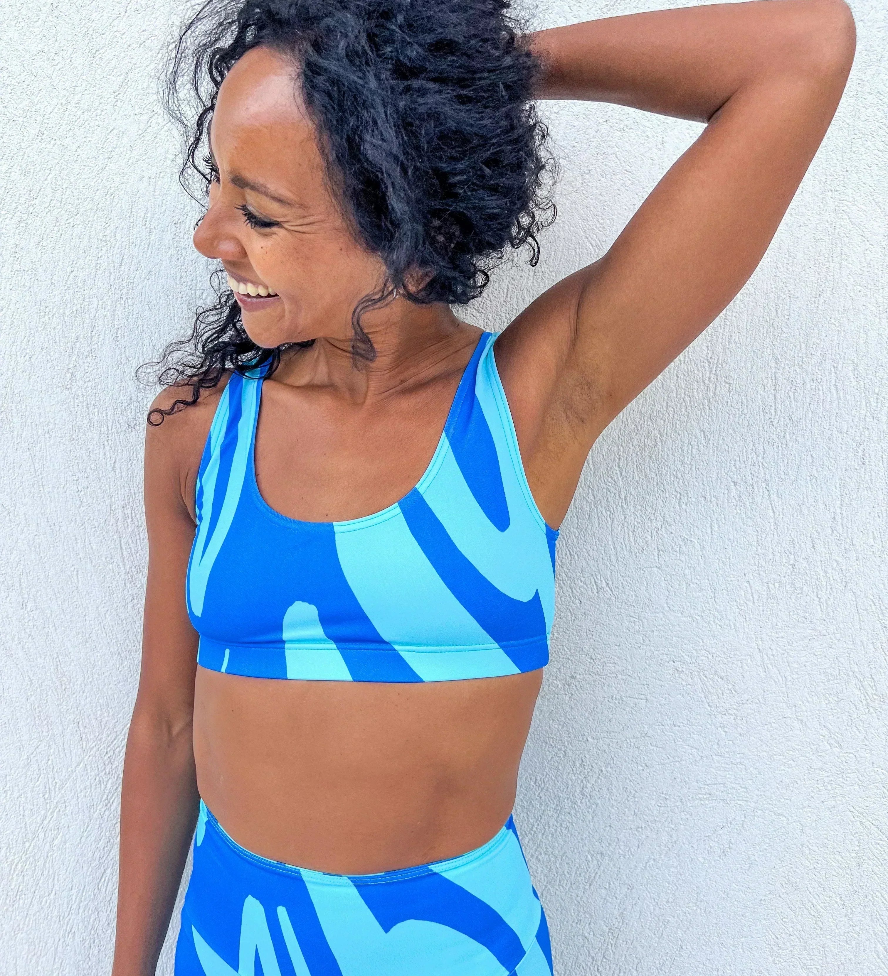 dopamine dressing avec une tenue colorée bleue colorimétrie hiver