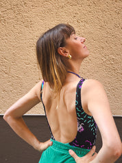 Maillot une pièce dos nu noir coloré abstrait