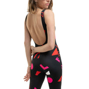 Détail motif géométrique rétro rose et rouge