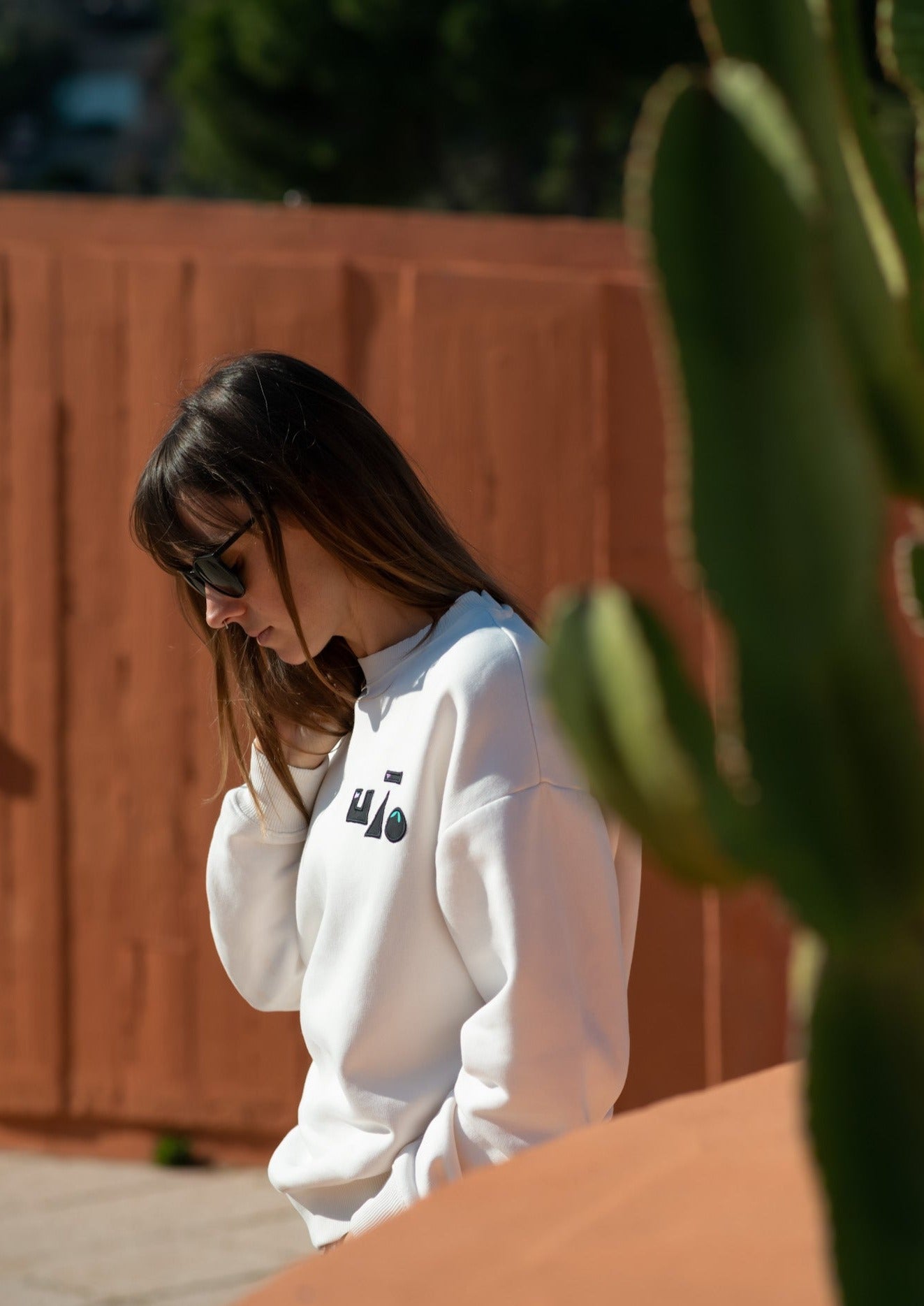 sweat unisexe écru col rond style rétro années 90 brodé coton bio éthique UJŌ France