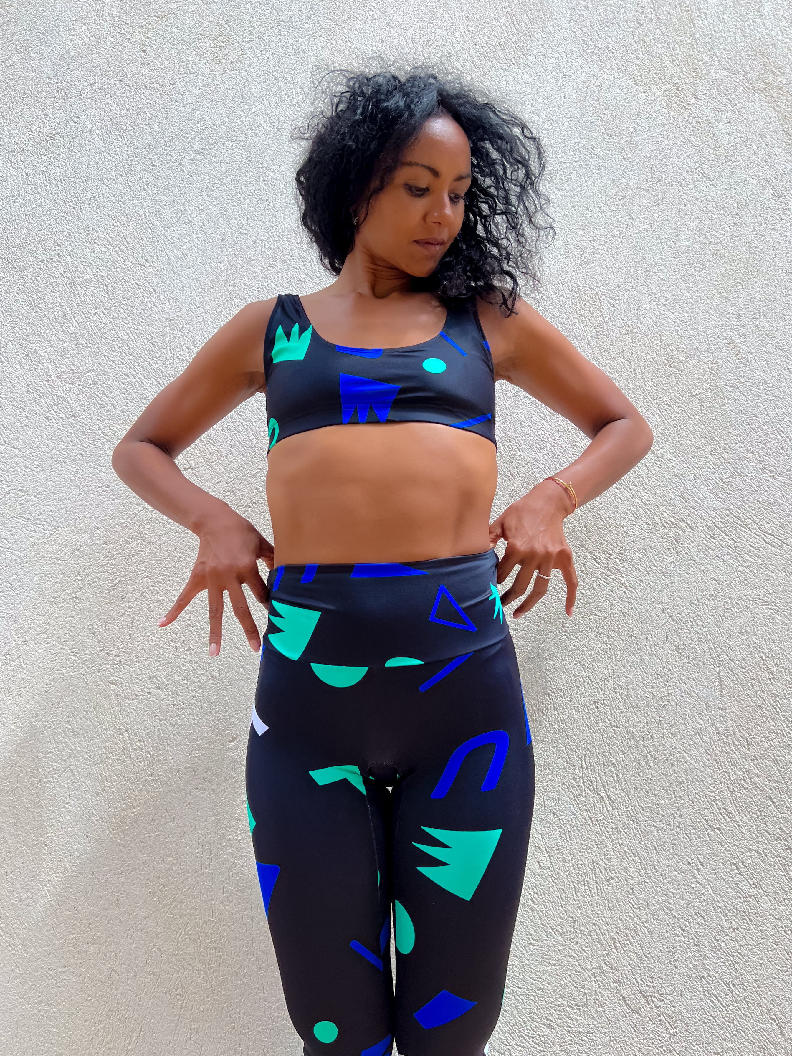 Legging gainant taille haute pour affiner la silhouette - UJŌ
