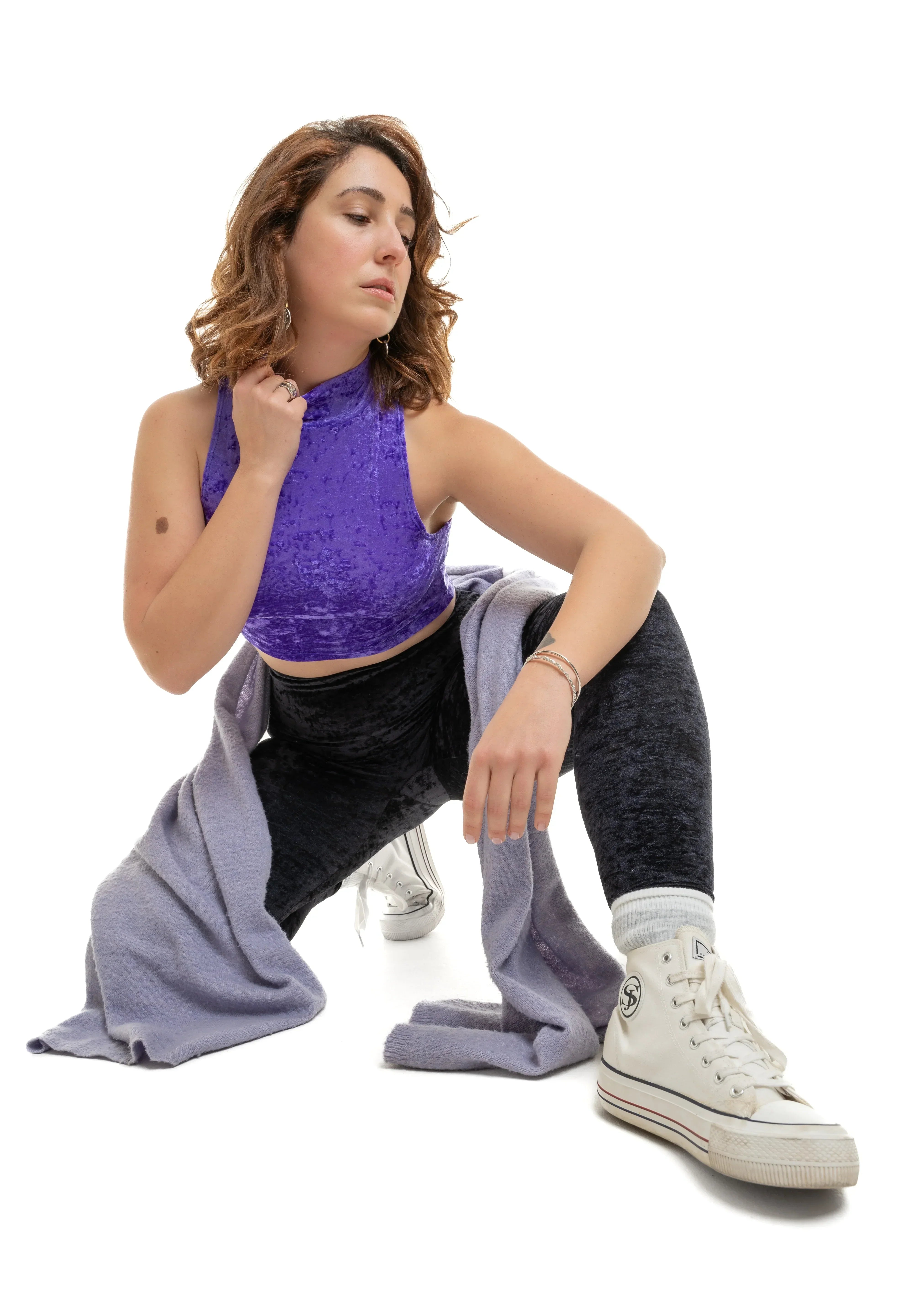 Legging velours noir en tenue de festival