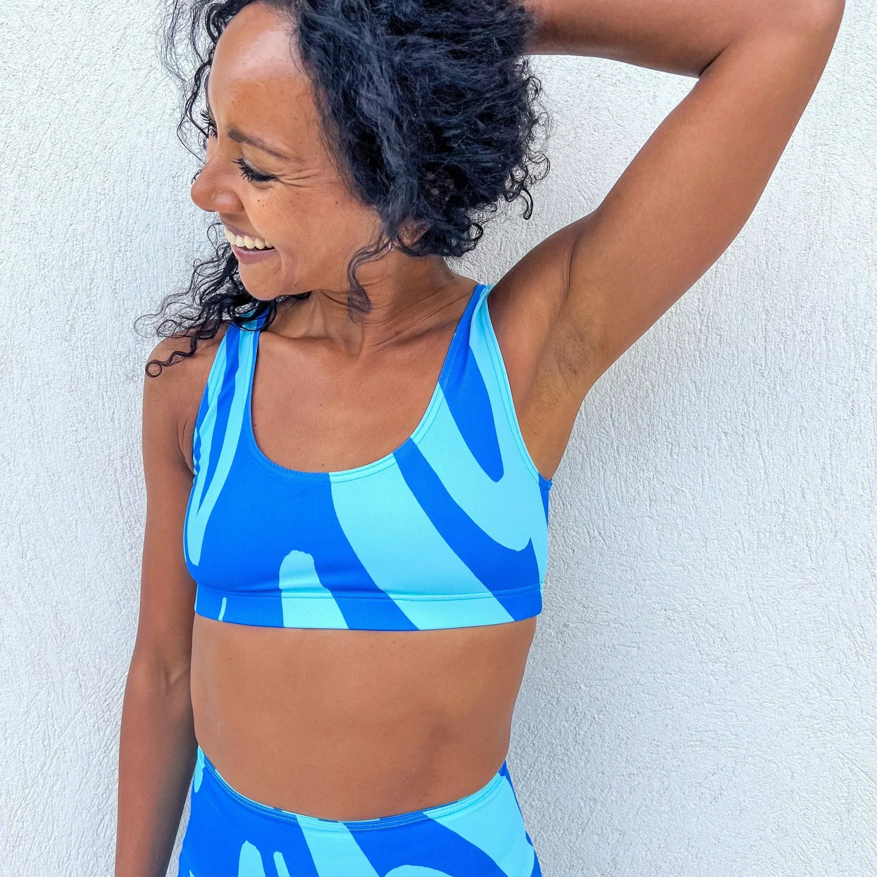 dopamine dressing avec une tenue colorée bleue colorimétrie hiver