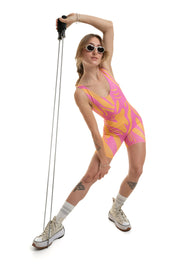 Combi short rose et orange dos nu UJŌ en action