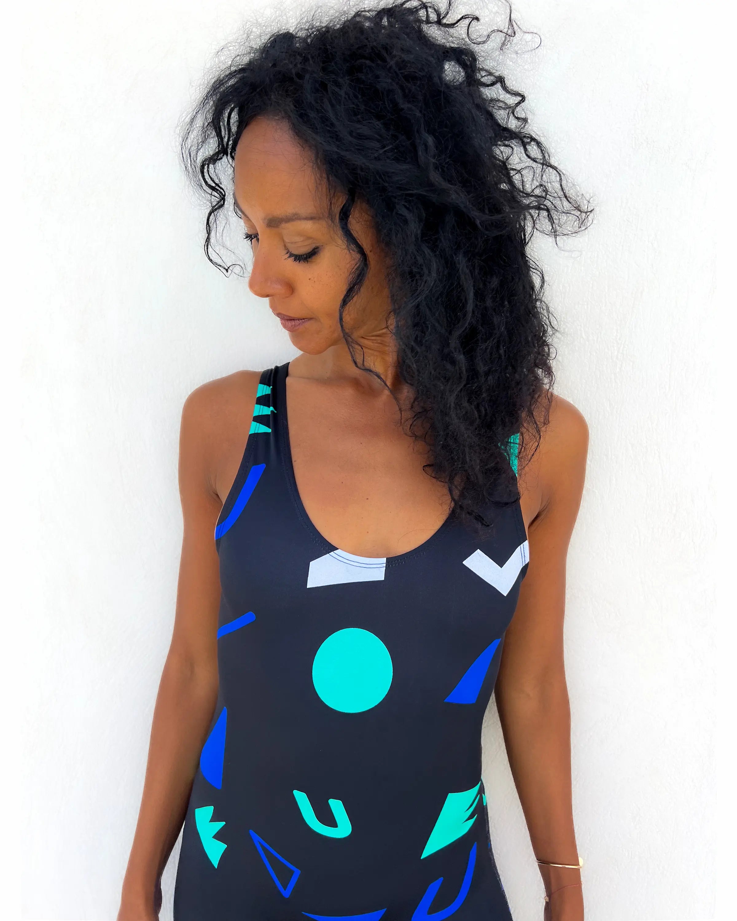 Combinaison lycra motif rétro coloré idéale pour en tenue de  festival