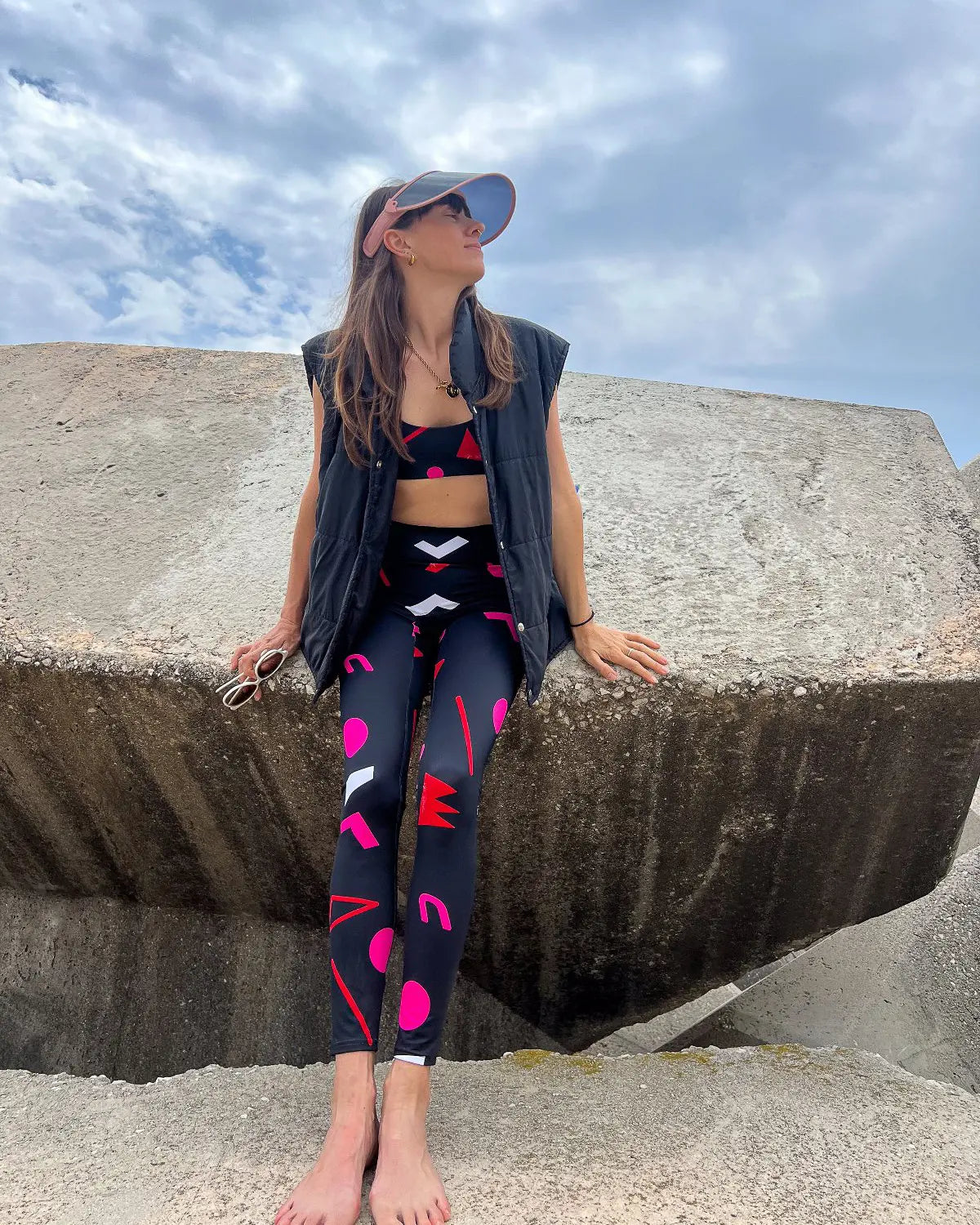 Pose sportive en Legging sport Noir motif rétro rose femme UJO