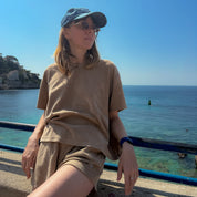 Zoom sur le t-shirt éponge femme marron crème tenue décontractée
