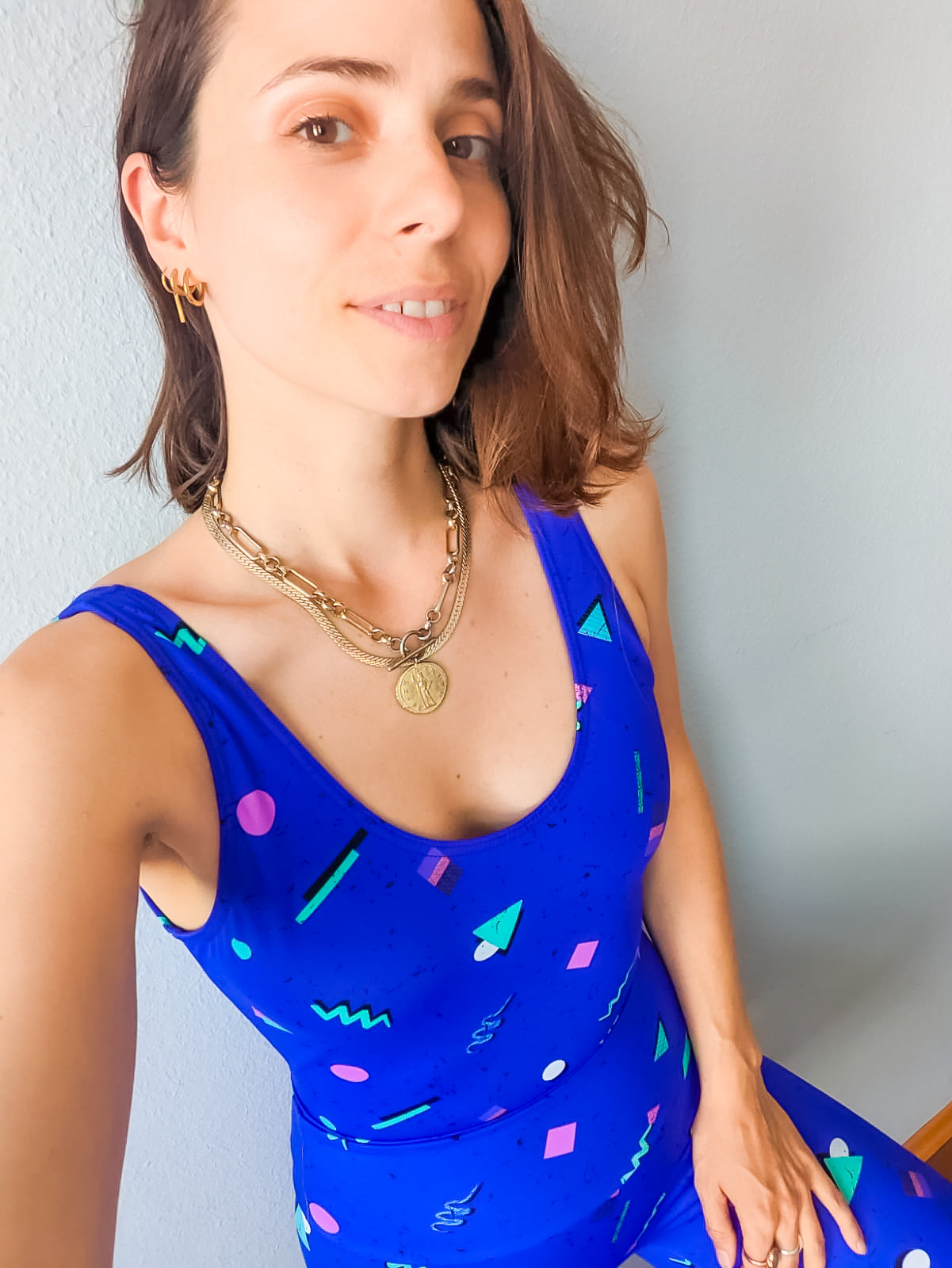 Tenue de sport colorée rétro vintage pour femme