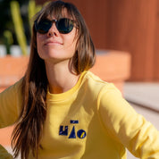 zoom détail broderie sweat jaune unique upcycle coton recyclé UJŌ